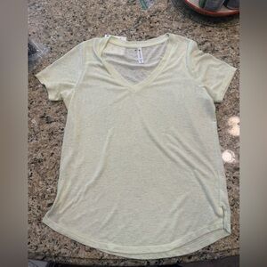 Athleta Light Yellow V-Neck Women's Tee shirt size Medium